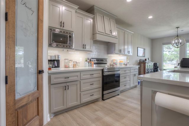 16 Westwood Drive W, Trinity, TX 75862