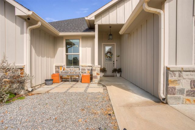 16 Westwood Drive W, Trinity, TX 75862