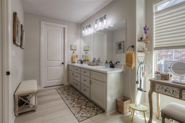 16 Westwood Drive W, Trinity, TX 75862