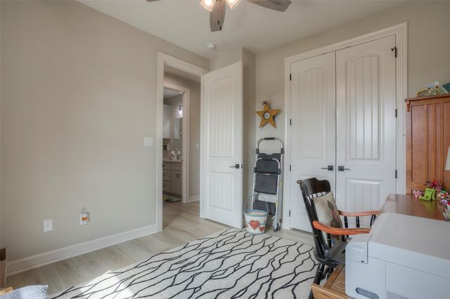 16 Westwood Drive W, Trinity, TX 75862