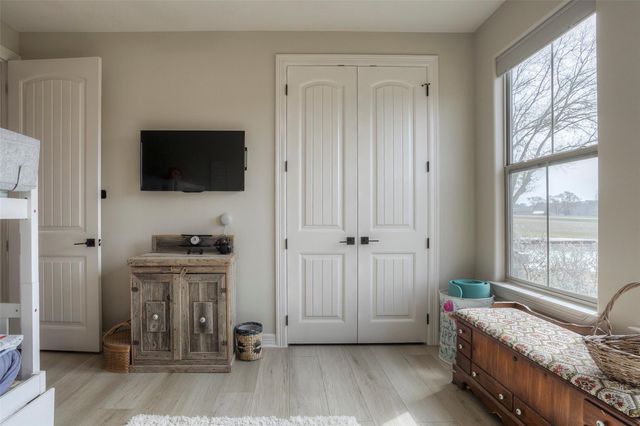 16 Westwood Drive W, Trinity, TX 75862