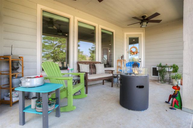 16 Westwood Drive W, Trinity, TX 75862