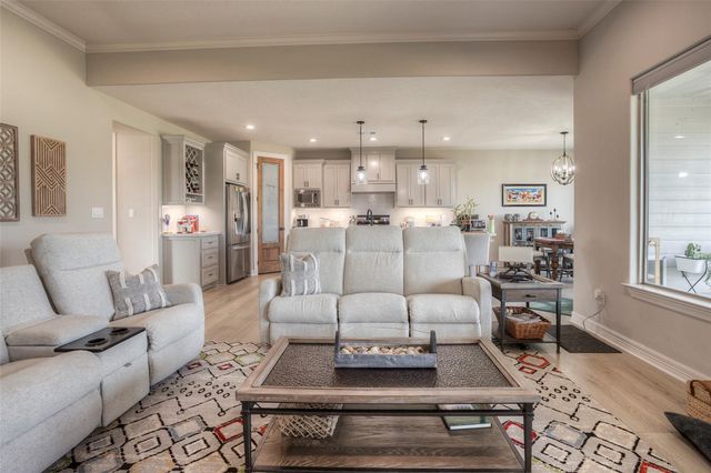 16 Westwood Drive W, Trinity, TX 75862