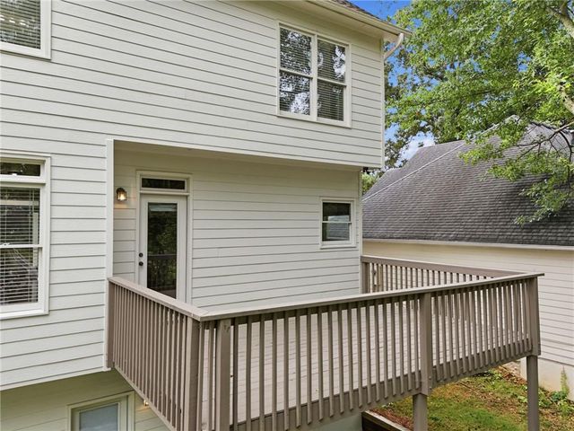 4343 Clairesbrook Lane, Acworth, GA 30101
