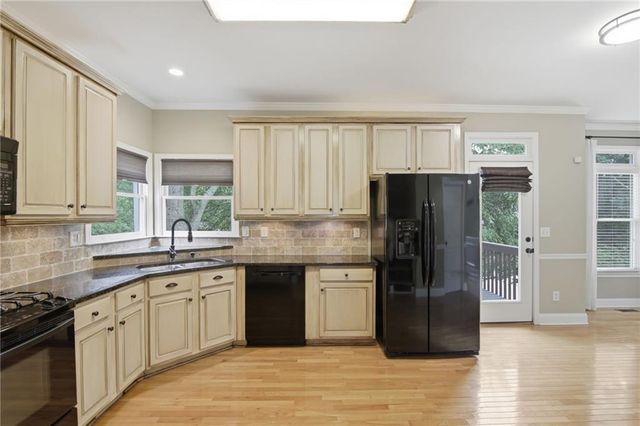 4343 Clairesbrook Lane, Acworth, GA 30101