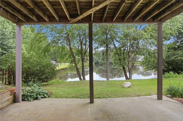 4343 Clairesbrook Lane, Acworth, GA 30101