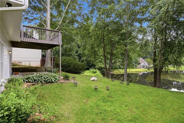 4343 Clairesbrook Lane, Acworth, GA 30101