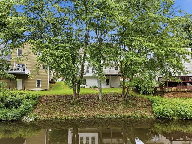 4343 Clairesbrook Lane, Acworth, GA 30101