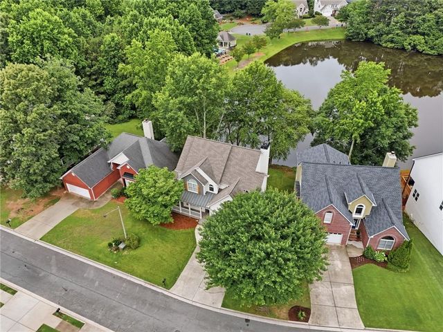 4343 Clairesbrook Lane, Acworth, GA 30101