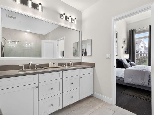 13 Hattie Ln 13, Millis, MA 02054