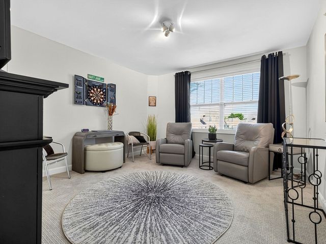 13 Hattie Ln 13, Millis, MA 02054