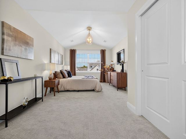 13 Hattie Ln 13, Millis, MA 02054