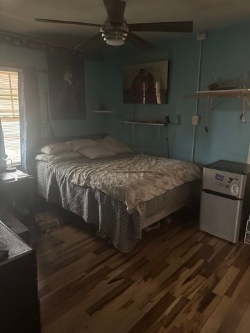 10436 S Calumet Avenue, Chicago, IL 60628