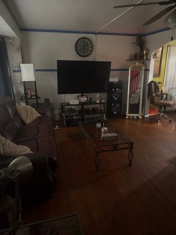 10436 S Calumet Avenue, Chicago, IL 60628