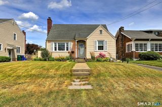 182 Washington Parkway, Stratford, CT 06615