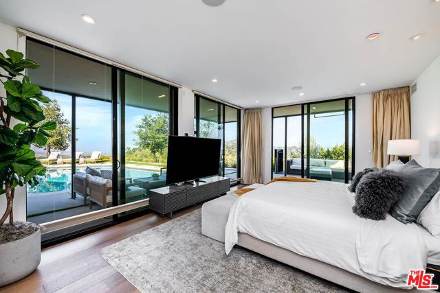 8545 Charl Lane, Los Angeles, CA 90046