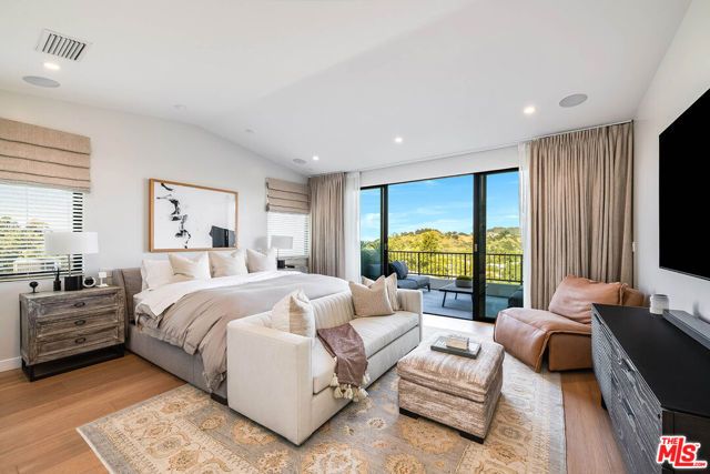 8545 Charl Lane, Los Angeles, CA 90046