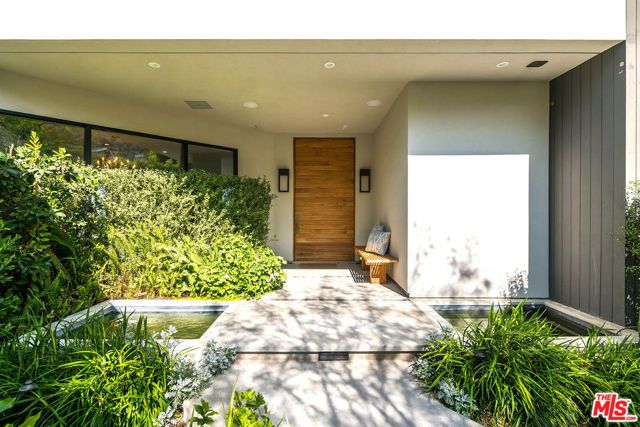 8545 Charl Lane, Los Angeles, CA 90046