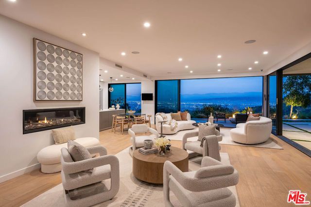 8545 Charl Lane, Los Angeles, CA 90046