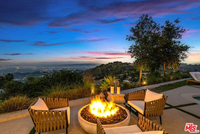 8545 Charl Lane, Los Angeles, CA 90046