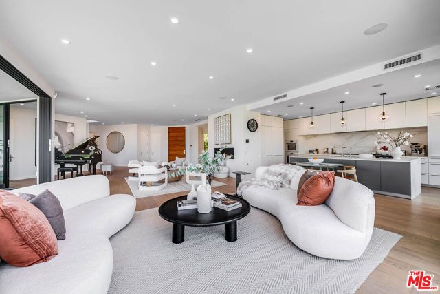 8545 Charl Lane, Los Angeles, CA 90046