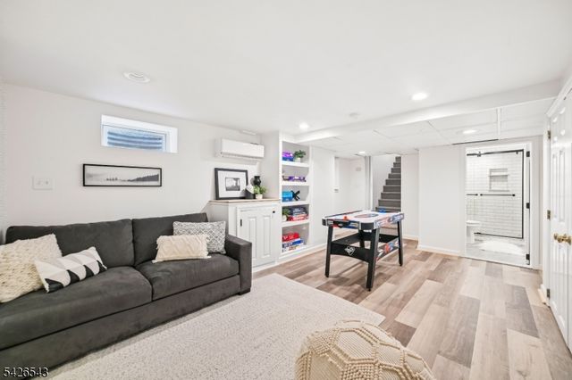 379 White Oak Ridge Rd, Millburn Twp., NJ 07078