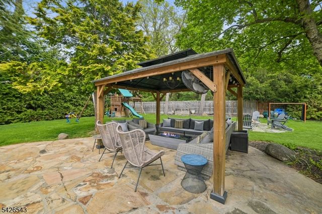 379 White Oak Ridge Rd, Millburn Twp., NJ 07078