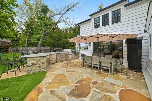 379 White Oak Ridge Rd, Millburn Twp., NJ 07078