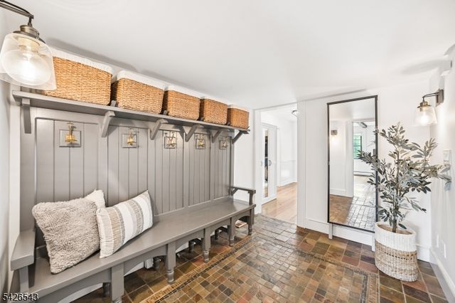 379 White Oak Ridge Rd, Millburn Twp., NJ 07078