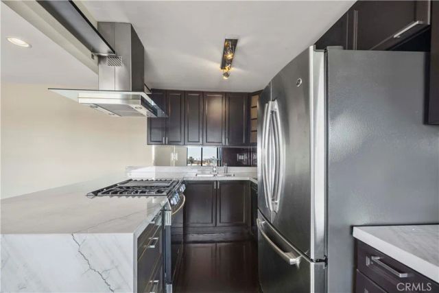 1930 N Vermont 302, Los Angeles, CA 90027