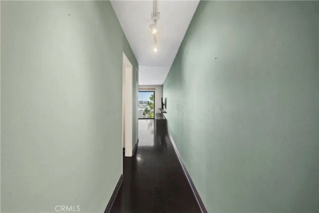 1930 N Vermont 302, Los Angeles, CA 90027