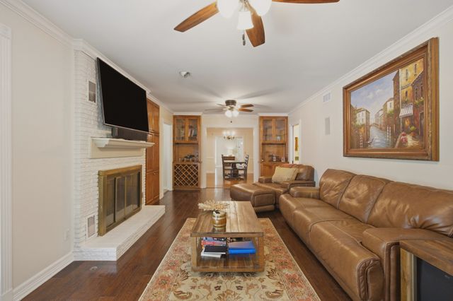4122 Richmond Avenue, Shreveport, LA 71106