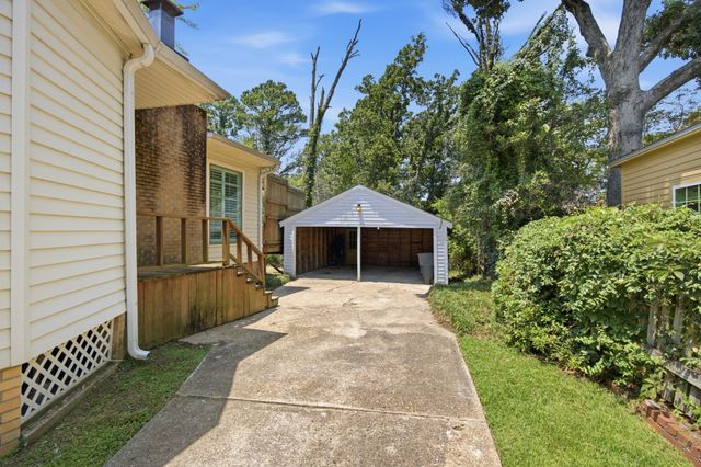 4122 Richmond Avenue, Shreveport, LA 71106
