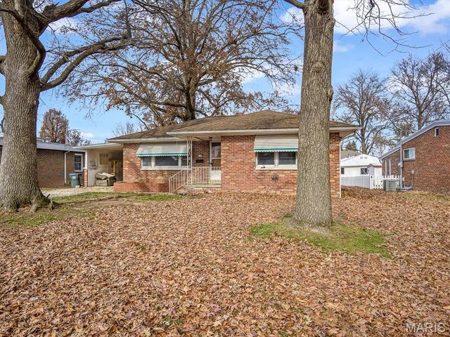 915 S Mill Street, New Athens, IL 62264