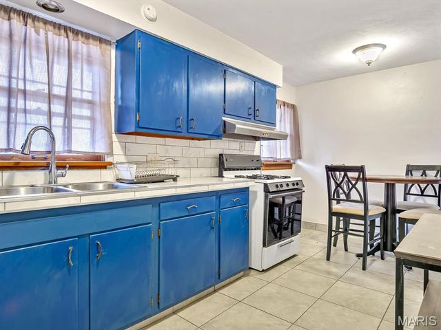 915 S Mill Street, New Athens, IL 62264