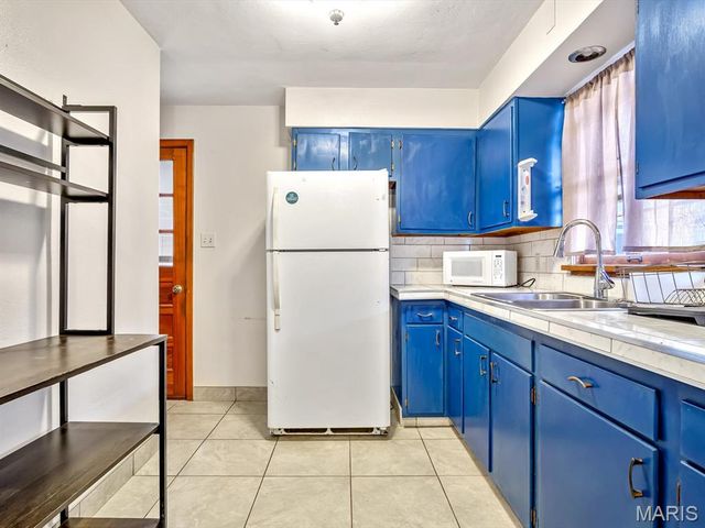 915 S Mill Street, New Athens, IL 62264