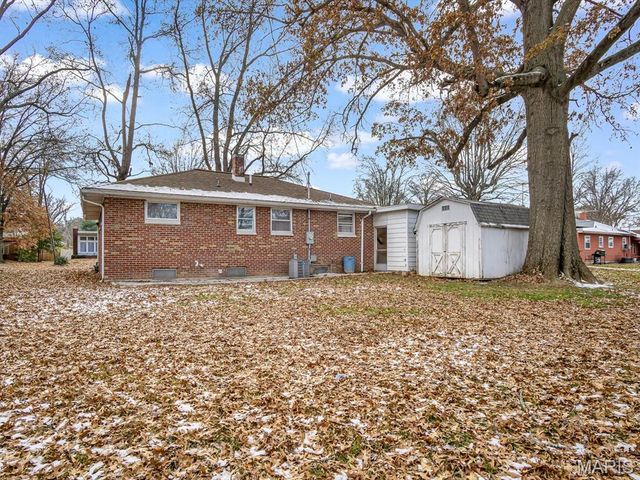 915 S Mill Street, New Athens, IL 62264