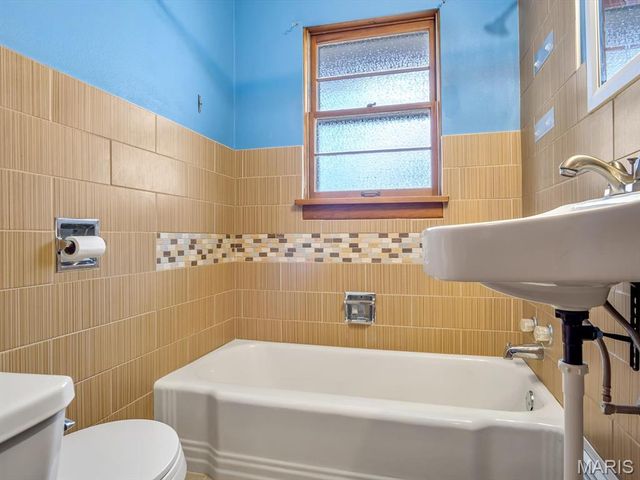 915 S Mill Street, New Athens, IL 62264