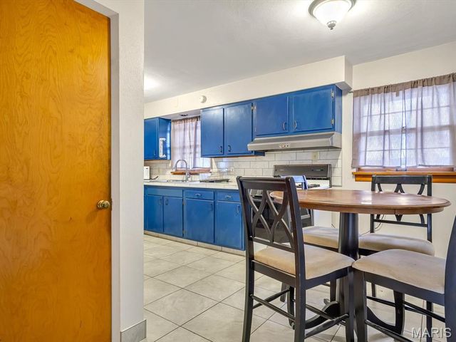 915 S Mill Street, New Athens, IL 62264