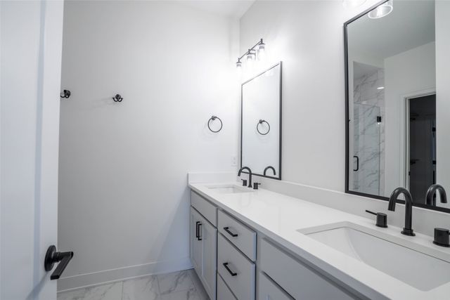 3963 Westgate Parkway, Clive, IA 50325