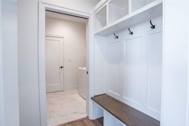 3963 Westgate Parkway, Clive, IA 50325