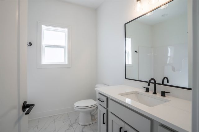 3963 Westgate Parkway, Clive, IA 50325