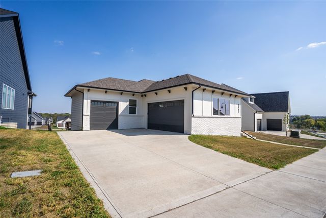 3963 Westgate Parkway, Clive, IA 50325