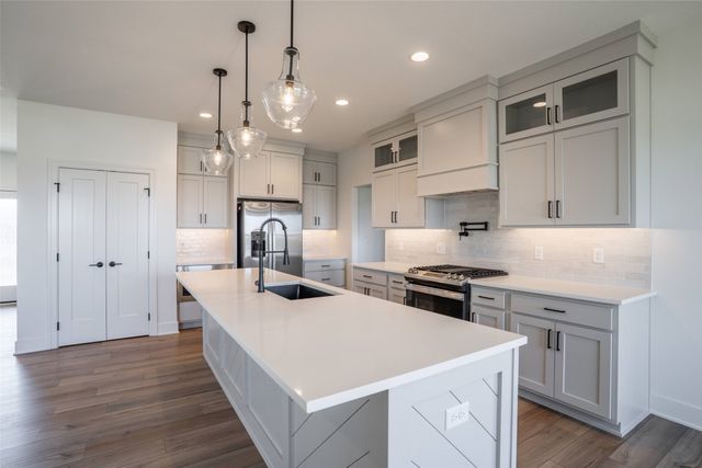 3963 Westgate Parkway, Clive, IA 50325