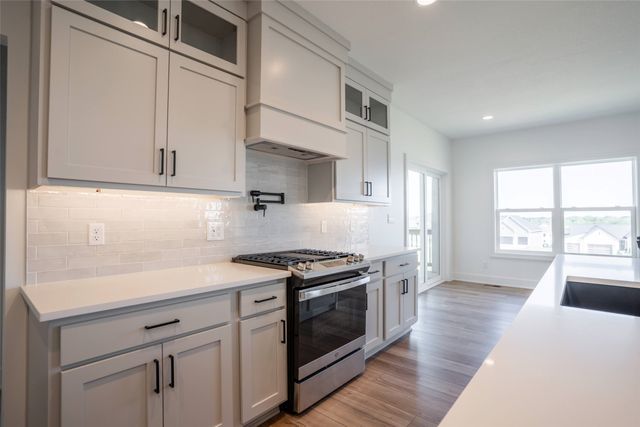 3963 Westgate Parkway, Clive, IA 50325