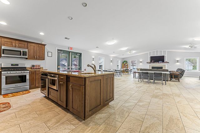 2140 Chelsea Lane, Garfield Twp, MI 49685