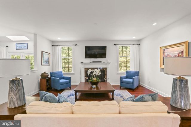 5836 WATERLOO BRIDGE CIR, Haymarket, VA 20169