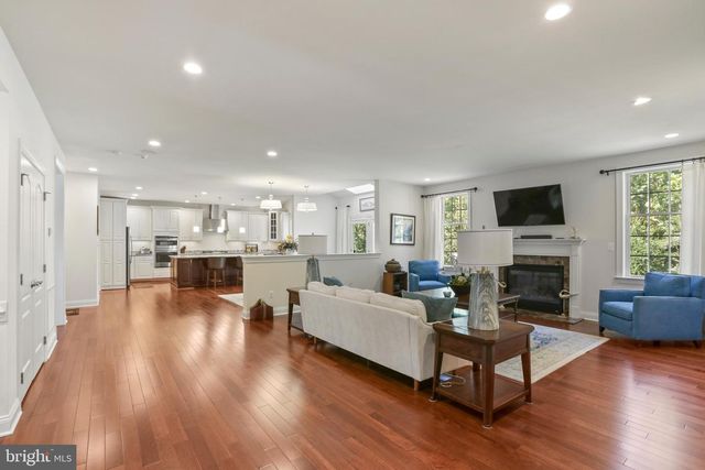 5836 WATERLOO BRIDGE CIR, Haymarket, VA 20169