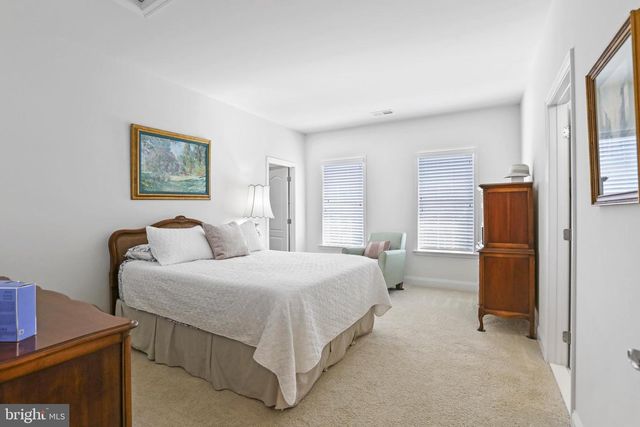 5836 WATERLOO BRIDGE CIR, Haymarket, VA 20169