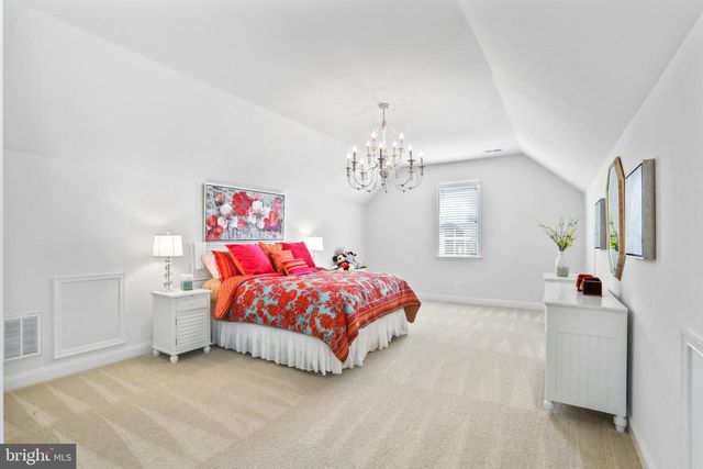 5836 WATERLOO BRIDGE CIR, Haymarket, VA 20169